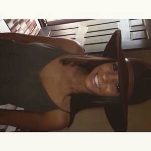 Meet your Posher, Abbey